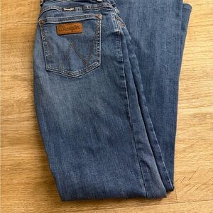 Wrangler Women's Classic Indigo Straight Leg Jeans